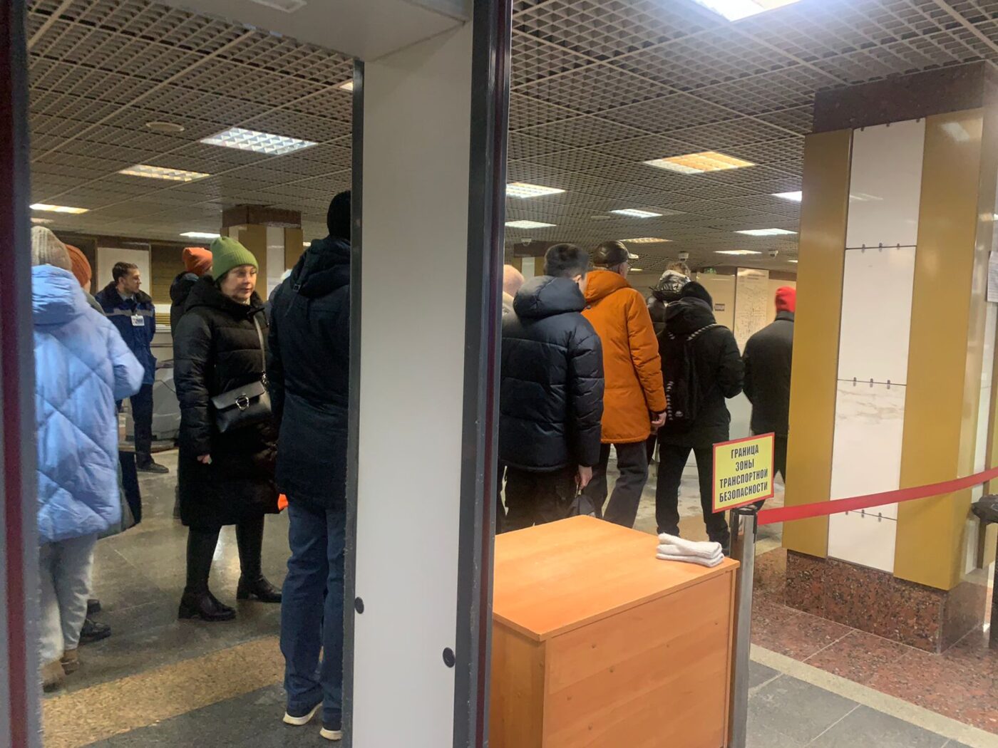 В новосибирском метро собралась очередь на терминалах «СберТройки»