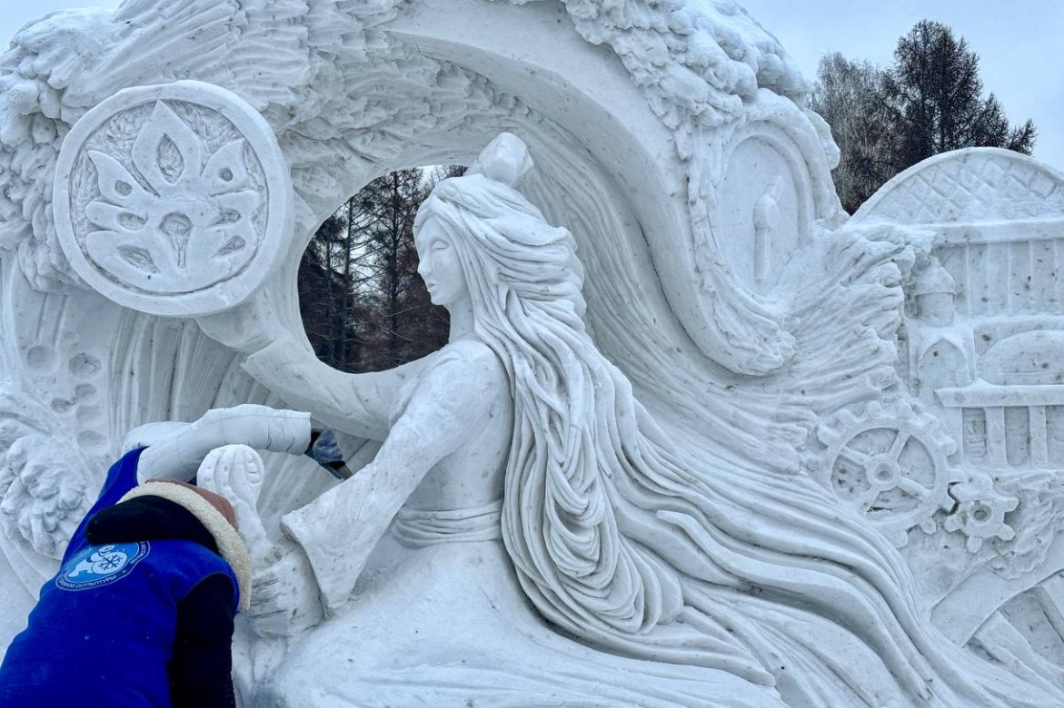 Новосибирская команда победила в конкурсе снежных скульптур
