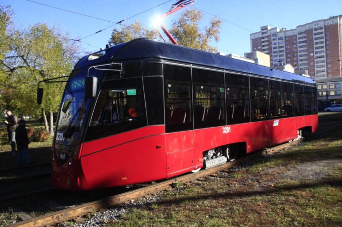 В Новосибирск прибыли 19 трамвайных кузовов из Минска