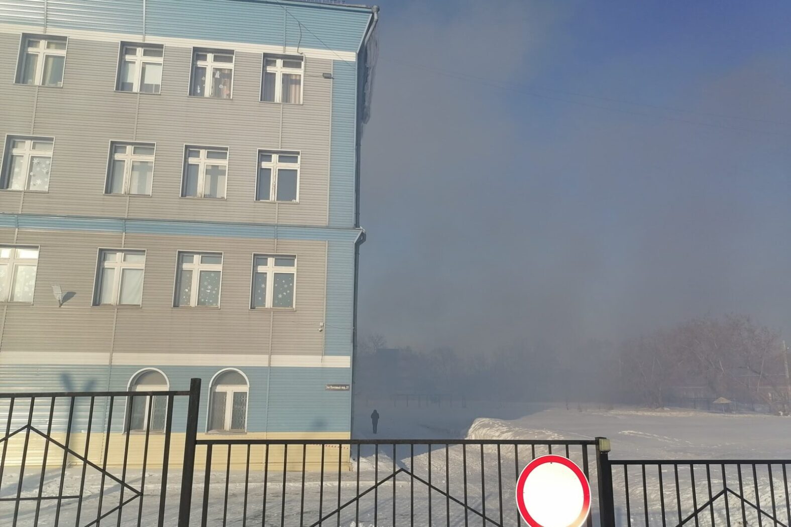 В Новосибирске дети полдня учились в задымленном здании