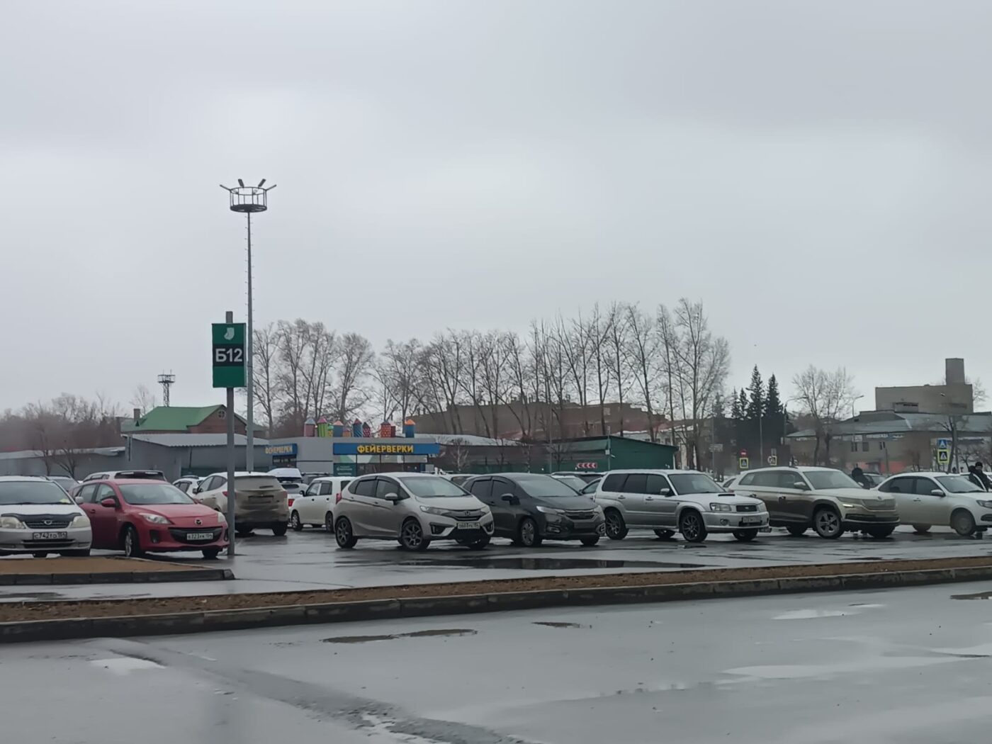 Парковка у «Бахетле» в центре Новосибирска станет платной