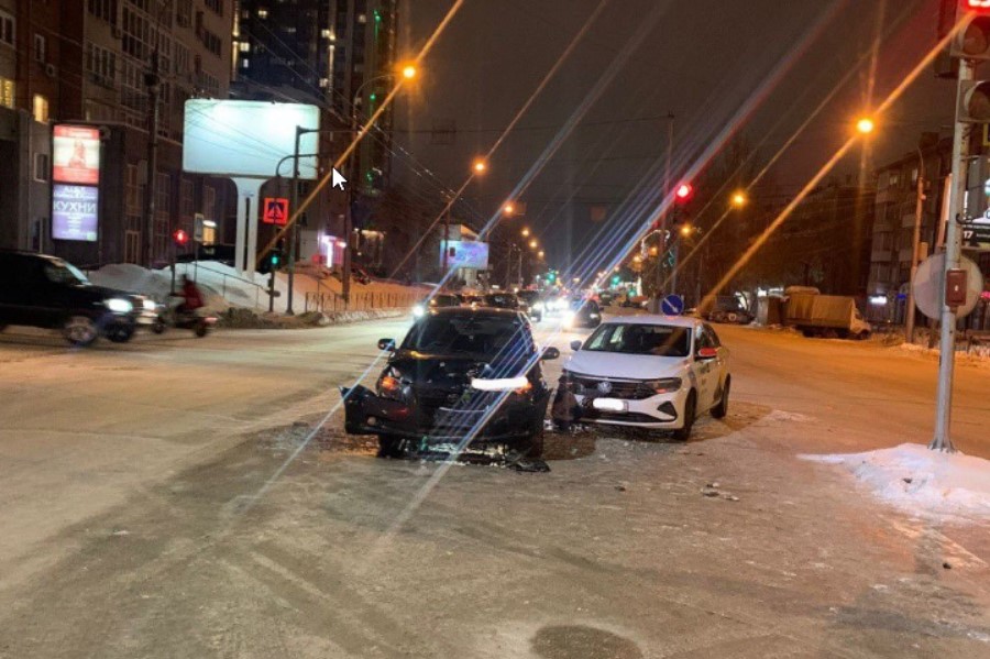 В Новосибирске 2-летний ребенок пострадал в ДТП с такси