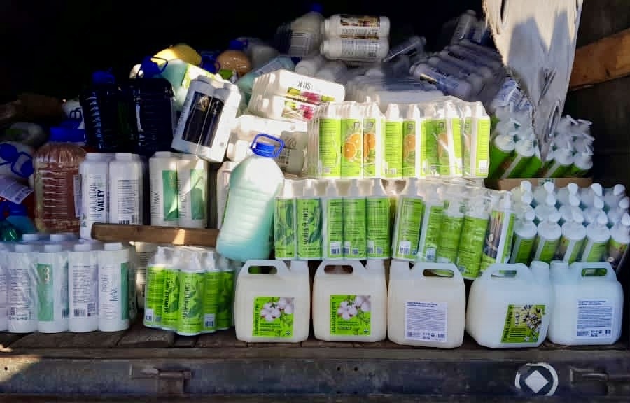 Четыре тонны изъятых товаров отправили из Новосибирска на СВО