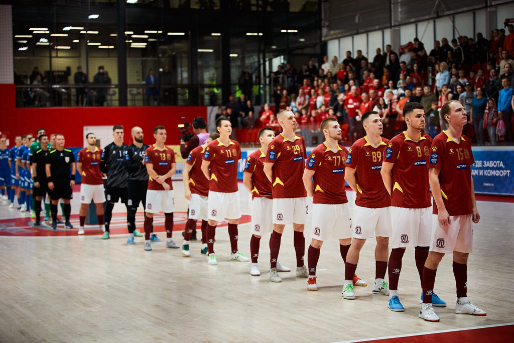 Фанатов новосибирского МФК «Сибиряк» проверят на расизм