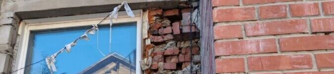 «Сказали запасаться валенками»: сотрудники скорой под Новосибирском пожаловались на ужасное состояние здания скорая помощь в бердске титул с ватерзнаком
